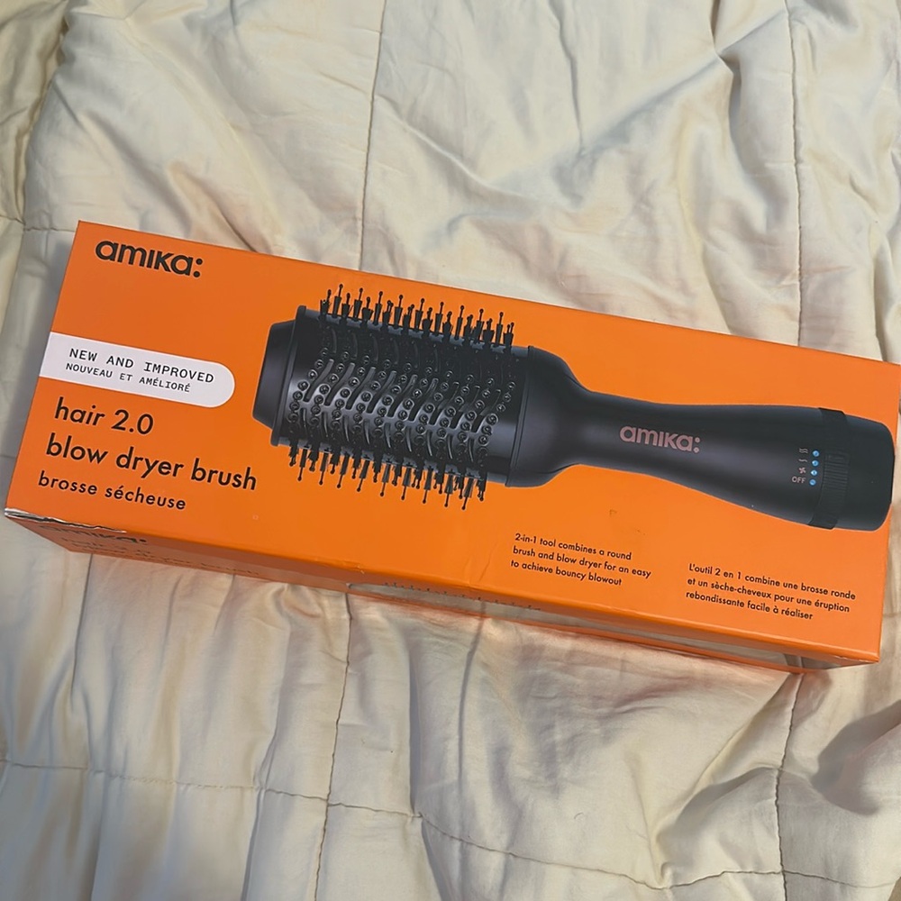 Amika hair 2.0 blow dryer brush